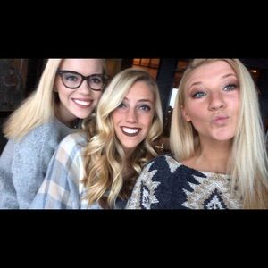 Meet your Posher, Chloe